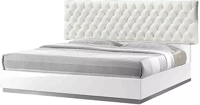 3 Piece Modern Bedroom Furniture Set, California King Platform Bed with 2x Nightstand, White Lacquer Finish
